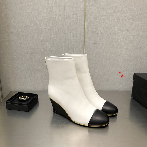 fashion ladies ribbon decorated leathers martin boot women embroidered leather band ankle boots r luxury woman winter box shoes size 35-40 -, Black
fashion ladies ribbon decorated leathers martin boot women embroidered leather band ankle boots r luxury woman winter box shoes size 35-40 -, Black