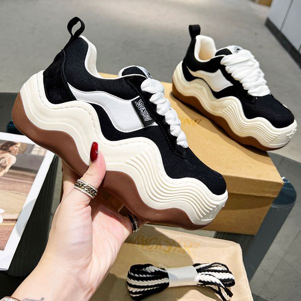 triple wavy black sports women canvas sneakers bread appearance design wave thick sole 35-46, White;red
triple wavy black sports women canvas sneakers bread appearance design wave thick sole 35-46, White;red
