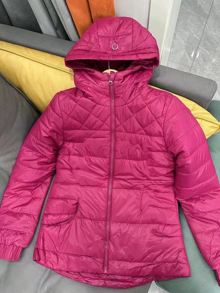 new with tag lu winter jacket puff coat hoody metal logo fashion yoga sports slim, Black;brown
new with tag lu winter jacket puff coat hoody metal logo fashion yoga sports slim, Black;brown