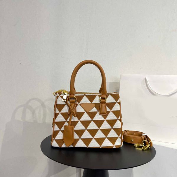 prad bag designer tote handbag women tote luxurys handbags tote bag leather flap square crossbody bags purses 221029 evep, Blue;pink
prad bag designer tote handbag women tote luxurys handbags tote bag leather flap square crossbody bags purses 221029 evep, Blue;pink