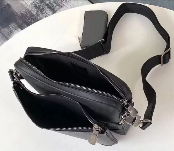designer backpack men leather backpack trio messenger fashion shoulder bags women travel school bags man crossbody handbag 7.8 
designer backpack men leather backpack trio messenger fashion shoulder bags women travel school bags man crossbody handbag 7.8