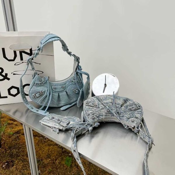 aher max fashion lecagole leather balenicass biker bag heavy industry cowboy diamond studded flash rivet half moon locomotive spice girl 202
aher max fashion lecagole leather balenicass biker bag heavy industry cowboy diamond studded flash rivet half moon locomotive spice girl 202