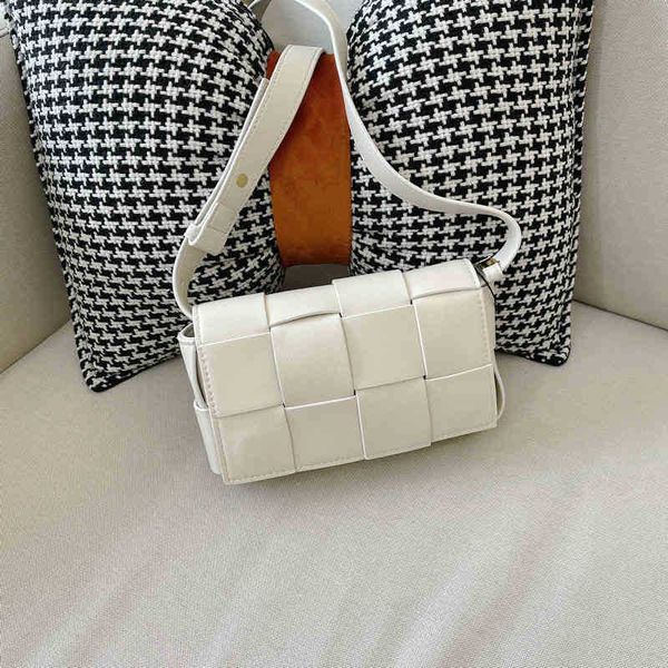wholesale designer bottegass handbags pillow venetas woven fashion ins chest women's cassettes waist single shoulder slanting leather b
wholesale designer bottegass handbags pillow venetas woven fashion ins chest women's cassettes waist single shoulder slanting leather b