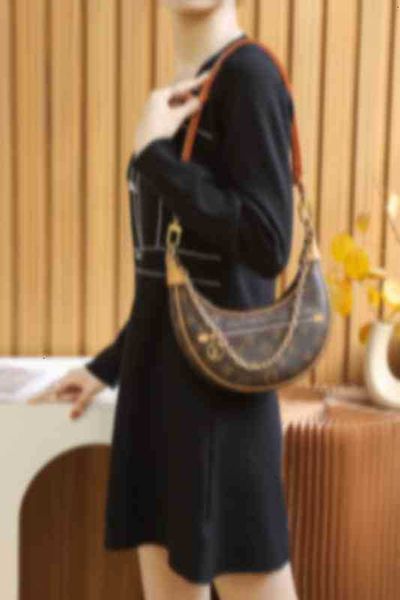 other bags m81098 loop series pea moon luxury quality brand designer letter handbags shoulder totes cross body 63ur, Black
other bags m81098 loop series pea moon luxury quality brand designer letter handbags shoulder totes cross body 63ur, Black