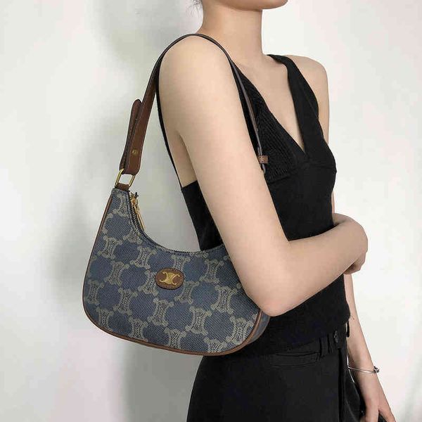 old flower armpit bag small design crescent spring and summer new fashion versatile one shoulder portable messenger
old flower armpit bag small design crescent spring and summer new fashion versatile one shoulder portable messenger