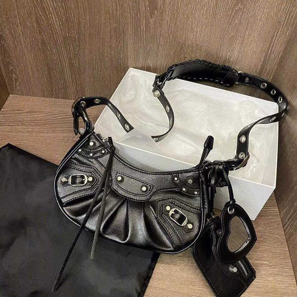 aher max design leather balenicass biker bag motorcycle half moon tide single shoulder cross body underarm advanced punk style three in one
aher max design leather balenicass biker bag motorcycle half moon tide single shoulder cross body underarm advanced punk style three in one