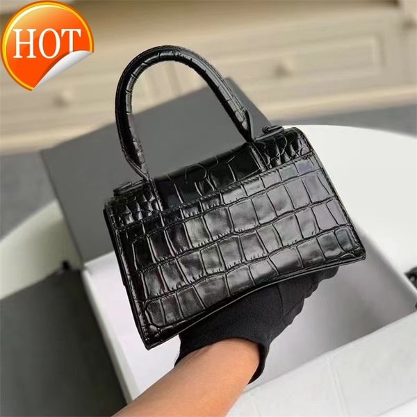 light luxury designer bags balencige advanced crocodile hourglass 2022 leather handbag b-shaped single shoulder messenger u97w
light luxury designer bags balencige advanced crocodile hourglass 2022 leather handbag b-shaped single shoulder messenger u97w