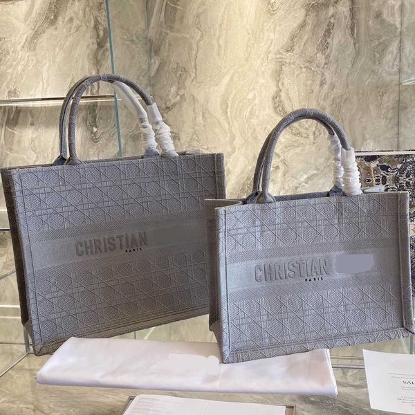 classic dioors tote book original luxury designer bag winter pattern light temperament fashion handbag ladies fashion crossbodys single shou
classic dioors tote book original luxury designer bag winter pattern light temperament fashion handbag ladies fashion crossbodys single shou