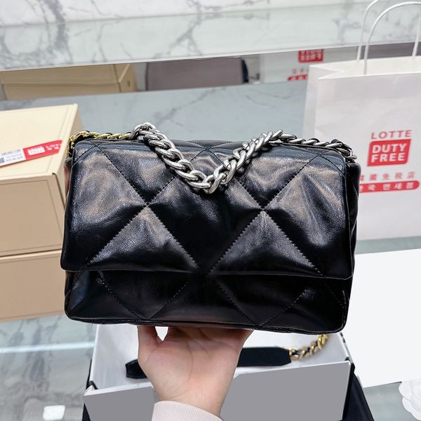 22f/w womens classic medium 19 series quilted bags oil wax leather silver chain bracelet two-tone crossbody shoulder large capacity designer
22f/w womens classic medium 19 series quilted bags oil wax leather silver chain bracelet two-tone crossbody shoulder large capacity designer