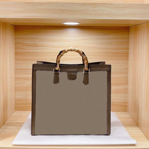 handbag designer bags lady tote bag mummy pvc women shopping handbag retro shoulder large capacity pouch cowhide fabric with leather
handbag designer bags lady tote bag mummy pvc women shopping handbag retro shoulder large capacity pouch cowhide fabric with leather