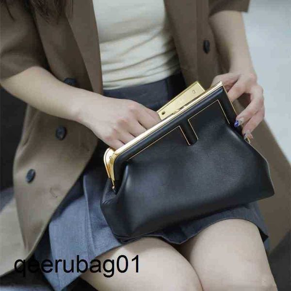 autumn designer bag bags fend and first winter new series hand chain cowhide leisure handbag women's portable handbags crossbody should
autumn designer bag bags fend and first winter new series hand chain cowhide leisure handbag women's portable handbags crossbody should