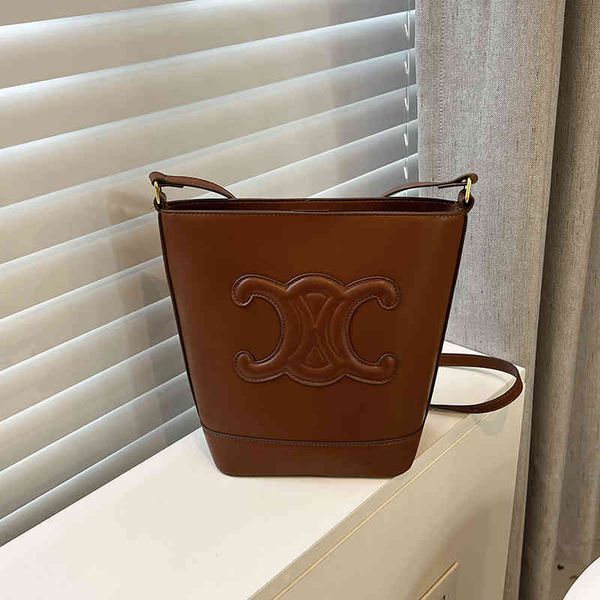 2022 new fashion bag women's casual bucket aesthetic trend tote one shoulder crossbody women
2022 new fashion bag women's casual bucket aesthetic trend tote one shoulder crossbody women