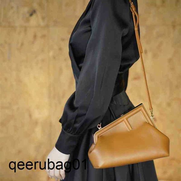 autumn designer bag bags fend and first winter new series hand chain cowhide leisure handbag women's portable handbags crossbody should
autumn designer bag bags fend and first winter new series hand chain cowhide leisure handbag women's portable handbags crossbody should