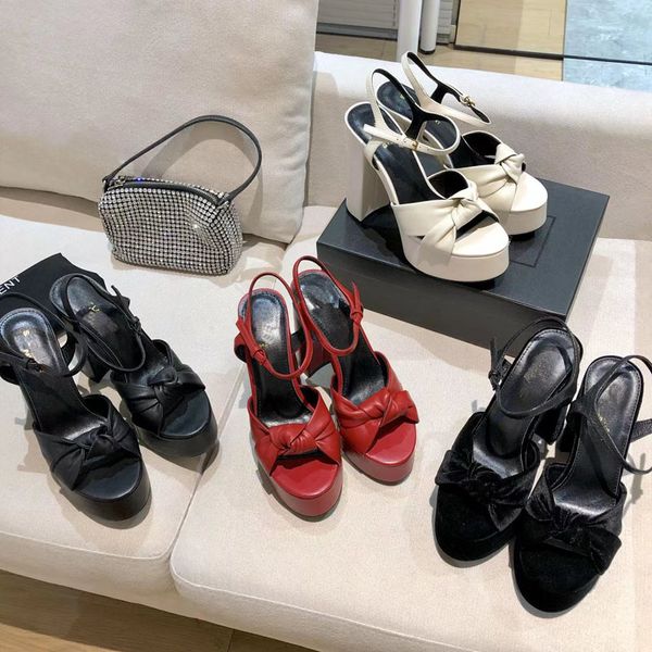 2022 designer bowknot buckle high heels sandals womens luxury leather fashion longer bind belt hollow out shoes ladys open-toed red black wh
2022 designer bowknot buckle high heels sandals womens luxury leather fashion longer bind belt hollow out shoes ladys open-toed red black wh