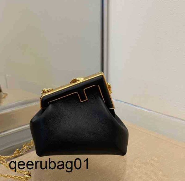 designer fashion bags fend handbag first mini series metal wrapped buckle chain small card wallet portable handbags crossbody
designer fashion bags fend handbag first mini series metal wrapped buckle chain small card wallet portable handbags crossbody