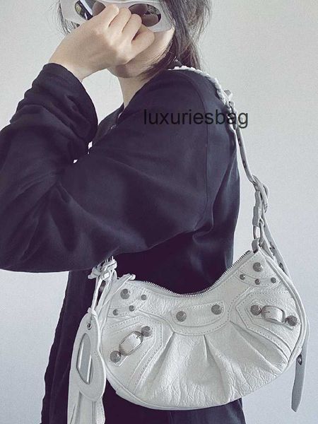 aher max design leather balenicass biker bag net red same fashion rivet locomotive single shoulder diagonal span small 2023 autumn and winte
aher max design leather balenicass biker bag net red same fashion rivet locomotive single shoulder diagonal span small 2023 autumn and winte