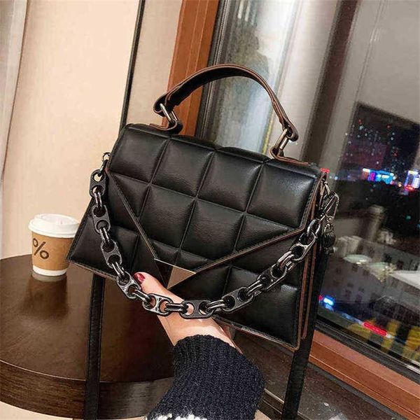 women new trend one shoulder messenger bag women's chain portable small square purses
women new trend one shoulder messenger bag women's chain portable small square purses