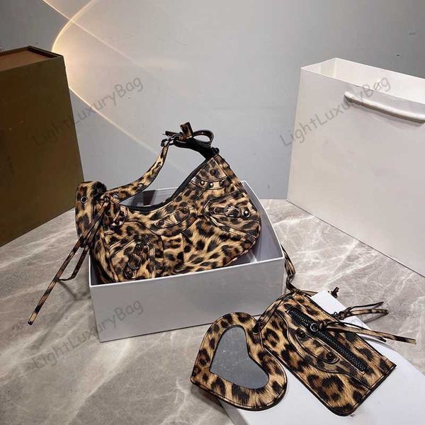 3a designer motorcycle bags shoulder crossbody wallets personality womens real leather classic luxury handbags tote female purses 2201105
3a designer motorcycle bags shoulder crossbody wallets personality womens real leather classic luxury handbags tote female purses 2201105