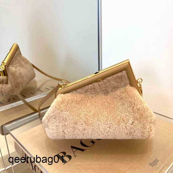 handbags metal series women luxurys first fend designer wrapped handbag single shoulder messenger bag portable handbags c r32r
handbags metal series women luxurys first fend designer wrapped handbag single shoulder messenger bag portable handbags c r32r