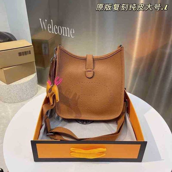 cow designer herme bag evelyn luxury paris brand leather bucket most popular women's litchi pattern h hollow shoulder messenger lady g6
cow designer herme bag evelyn luxury paris brand leather bucket most popular women's litchi pattern h hollow shoulder messenger lady g6