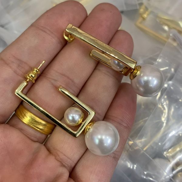 lock ear studs earring 18k gold plated drill women's ears clip earrings anti allergy designer jewelry dr14 -- 006 new designed, Golden;silver
lock ear studs earring 18k gold plated drill women's ears clip earrings anti allergy designer jewelry dr14 -- 006 new designed, Golden;silver