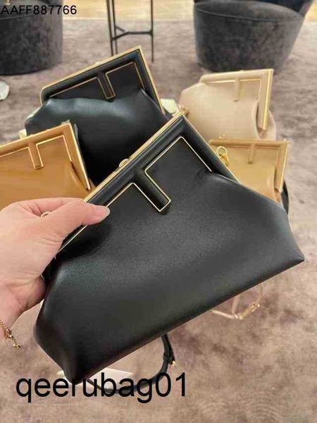 first bags fend bag handbags women luxurys designer series metal wrapped handbag single shoulder messenger luxury meesenger gd33 8xsi
first bags fend bag handbags women luxurys designer series metal wrapped handbag single shoulder messenger luxury meesenger gd33 8xsi