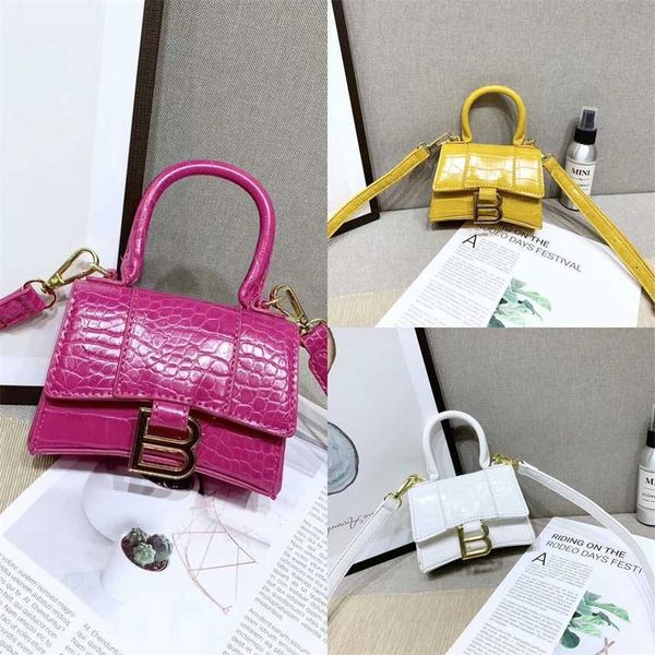 clearance new style women's bag fashion versatile mini printing messenger bag small shoulder handbags
clearance new style women's bag fashion versatile mini printing messenger bag small shoulder handbags