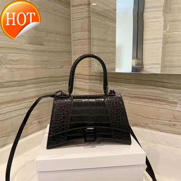 women's luxury bags designer balencige 2022 summer hourglass calfskin messenger bag one shoulder portable european and american fashion
women's luxury bags designer balencige 2022 summer hourglass calfskin messenger bag one shoulder portable european and american fashion