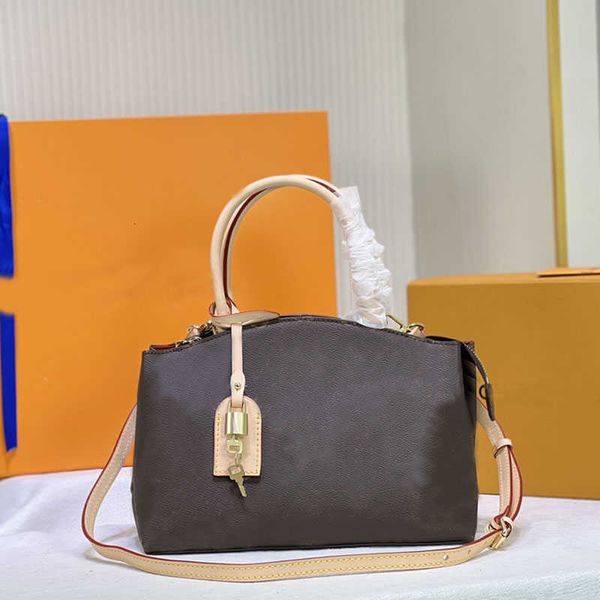 designer lady tote bag handbags calfskin leather bags handbag brown classic old flower bag pa lpackage wide shoulder starp interior
designer lady tote bag handbags calfskin leather bags handbag brown classic old flower bag pa lpackage wide shoulder starp interior
