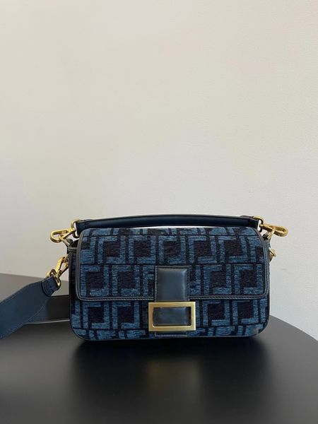 one shoulder bag women's luxury designer lettered pattern leather shoulder strap large capacity messenger bags casual fashion size 26x1
one shoulder bag women's luxury designer lettered pattern leather shoulder strap large capacity messenger bags casual fashion size 26x1