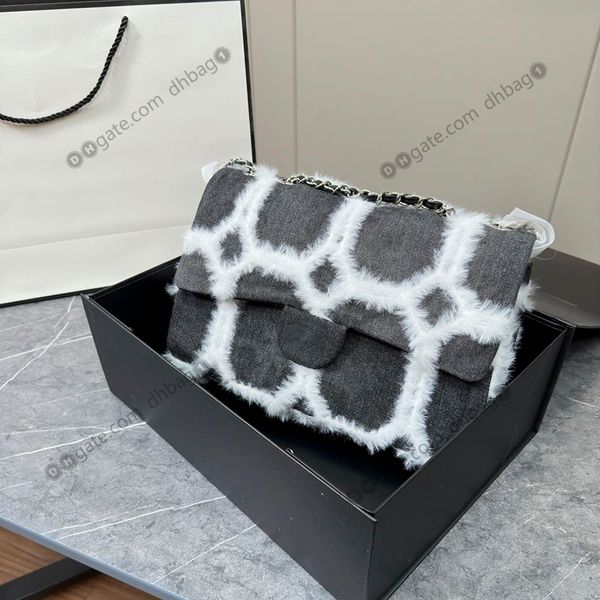 ladies designer flap jumbo crossbody bags two-tone denim embroider quilted luxury handbags silver metal hardware tote sacoche handbag packag
ladies designer flap jumbo crossbody bags two-tone denim embroider quilted luxury handbags silver metal hardware tote sacoche handbag packag
