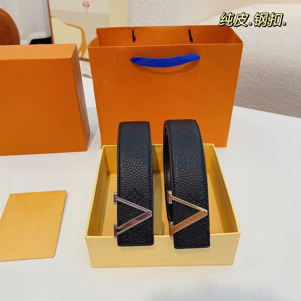 5a men belt women genuine leather golden silver black letter buckle designer cowhide luxury belts with gift box selling, Black;brown
5a men belt women genuine leather golden silver black letter buckle designer cowhide luxury belts with gift box selling, Black;brown