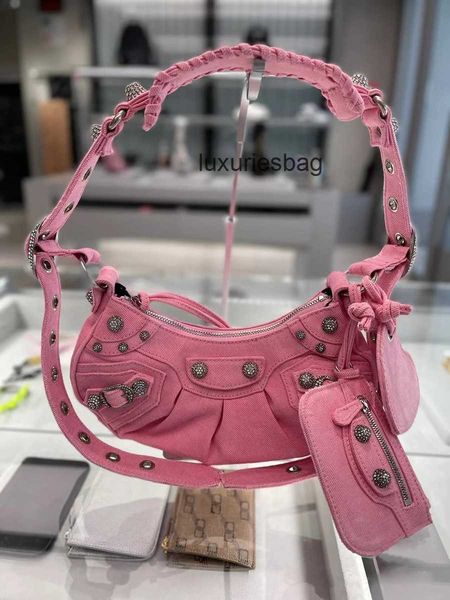 aher max design leather balenicass biker bag net red the same fashion leisure pink denim diamond studded rivet locomotive diagonal 2023 new
aher max design leather balenicass biker bag net red the same fashion leisure pink denim diamond studded rivet locomotive diagonal 2023 new