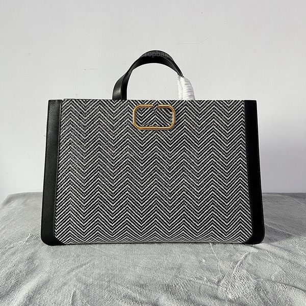 v brand genuine leather designer luxury tote bags lady handbags woman shoulder bags cross body card holder classic bag wholesale retro style
v brand genuine leather designer luxury tote bags lady handbags woman shoulder bags cross body card holder classic bag wholesale retro style