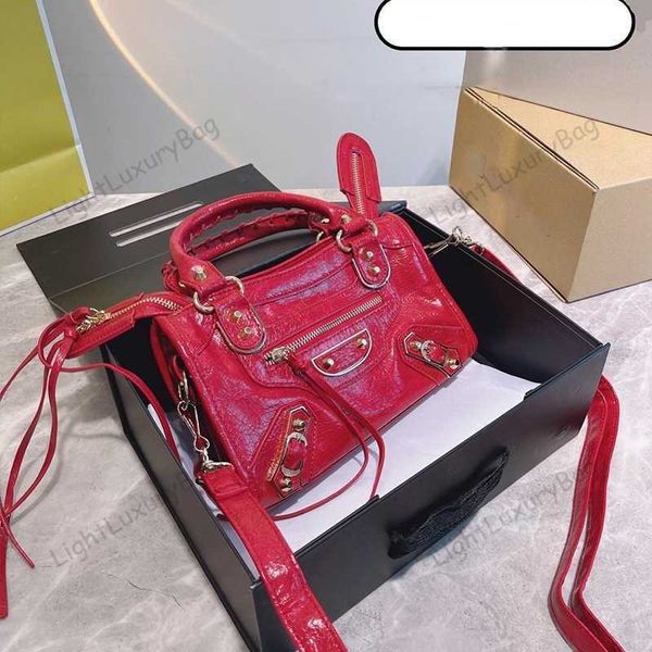 5a designer bags shoulder crossbody wallets personality womens real leather classic luxury handbags tote female purses 2201105
5a designer bags shoulder crossbody wallets personality womens real leather classic luxury handbags tote female purses 2201105