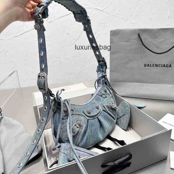 aher max fashion lecagole leather balenicass biker bag new women's liuxueyuan 2023 cowboy motorcycle half moon armpit shoulder
aher max fashion lecagole leather balenicass biker bag new women's liuxueyuan 2023 cowboy motorcycle half moon armpit shoulder