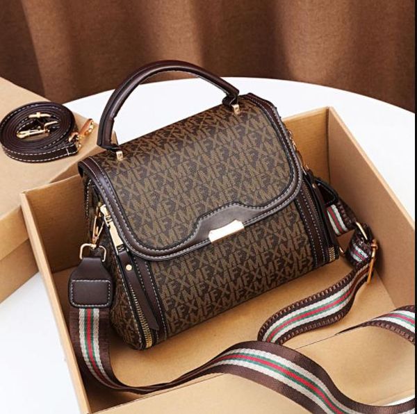 bag crossbody women's large capacity retro small square bag popular design fashion versatile commuter shoulder, Black
bag crossbody women's large capacity retro small square bag popular design fashion versatile commuter shoulder, Black