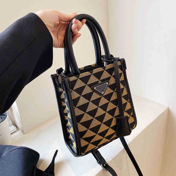 versatile large capacity bag women's 2022 new style fashion portable tote bag leisure crossbody bag
versatile large capacity bag women's 2022 new style fashion portable tote bag leisure crossbody bag