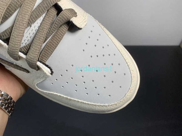 brand shoes high scotts playstation low pro suede rice white fog blue dark brown, White;red
brand shoes high scotts playstation low pro suede rice white fog blue dark brown, White;red