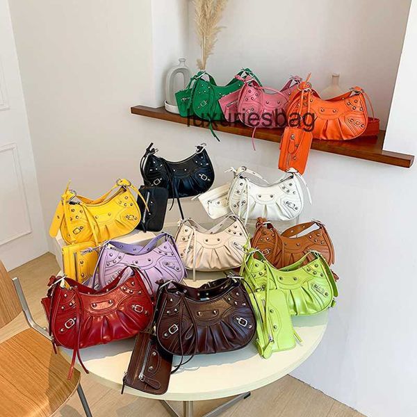 balenicass fashion leather biker bag lecagole new female 2022 pleated mother single shoulder rivet motorcycle
balenicass fashion leather biker bag lecagole new female 2022 pleated mother single shoulder rivet motorcycle