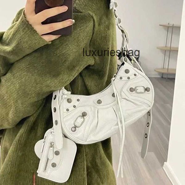 aher max fashion lecagole leather balenicass biker bag 22 new le cagole rivet locomotive crescent oil wax underarm female diagonal span
aher max fashion lecagole leather balenicass biker bag 22 new le cagole rivet locomotive crescent oil wax underarm female diagonal span