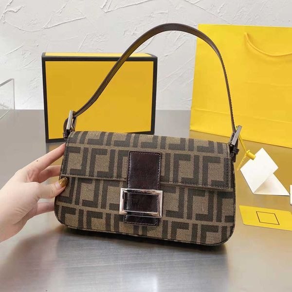 luxurys designers fashion bags handbag women leather shoulder bag large capacity chain messenger pillow handbags high grade versatile2022110
luxurys designers fashion bags handbag women leather shoulder bag large capacity chain messenger pillow handbags high grade versatile2022110