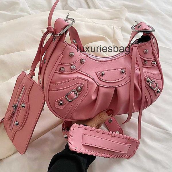 leather classic balenicass lecagole motorcycle bag new 2022 pleated crescent child mother single shoulder
leather classic balenicass lecagole motorcycle bag new 2022 pleated crescent child mother single shoulder