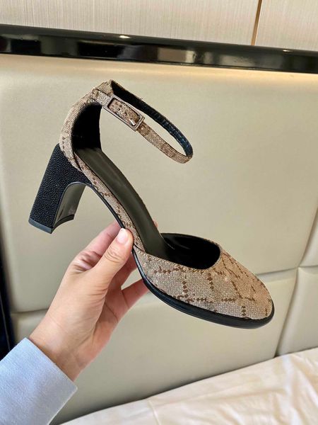 designer shoes paris heel sandal double g real silk cloth slipper sandals summer classic fashion luxury metal belt buckle thick 5cm sli
designer shoes paris heel sandal double g real silk cloth slipper sandals summer classic fashion luxury metal belt buckle thick 5cm sli