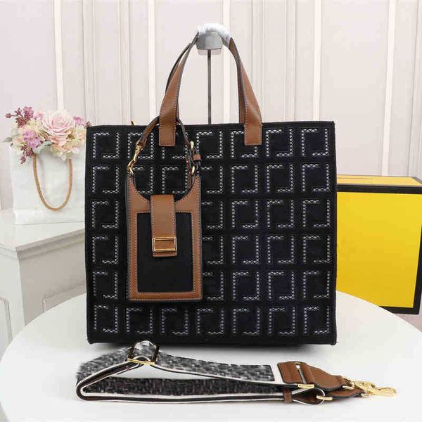 fend designer handbags women large tote bag canvas embroidery mini bags detachable messenger tote fashion brand bags crossbody large capacit
fend designer handbags women large tote bag canvas embroidery mini bags detachable messenger tote fashion brand bags crossbody large capacit