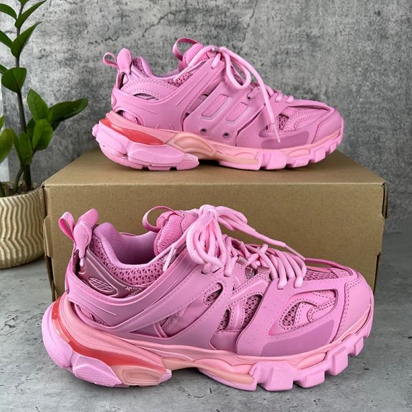 luxury balencaigass dress shoes designer shoe 2023 designers men women casual sneakers track 3 3.0 triple white black sneaker
luxury balencaigass dress shoes designer shoe 2023 designers men women casual sneakers track 3 3.0 triple white black sneaker