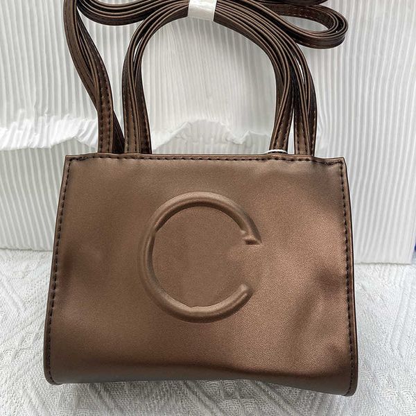bag totes messenger bags handbags alligator pattern women shoulder bags flap new leather crossbody for bolsas 1222 1106
bag totes messenger bags handbags alligator pattern women shoulder bags flap new leather crossbody for bolsas 1222 1106