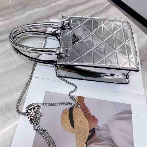 mirror portable tote bag chain sling one shoulder diagonal bag small 2022 new female
mirror portable tote bag chain sling one shoulder diagonal bag small 2022 new female
