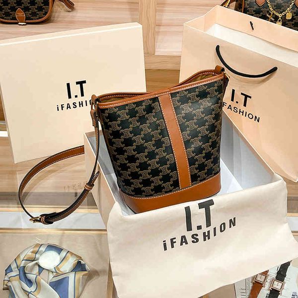 hong kong leather triumphal arch bucket bag 2022 new premium high capacity one shoulder crossbody women's
hong kong leather triumphal arch bucket bag 2022 new premium high capacity one shoulder crossbody women's