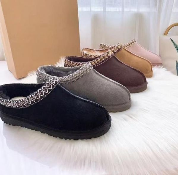2022 women ultra mini snow boots slipper u f22 winter new popular ankle sheepskin fur plush keep warm boots with card dustbag beautiful gift, Black
2022 women ultra mini snow boots slipper u f22 winter new popular ankle sheepskin fur plush keep warm boots with card dustbag beautiful gift, Black